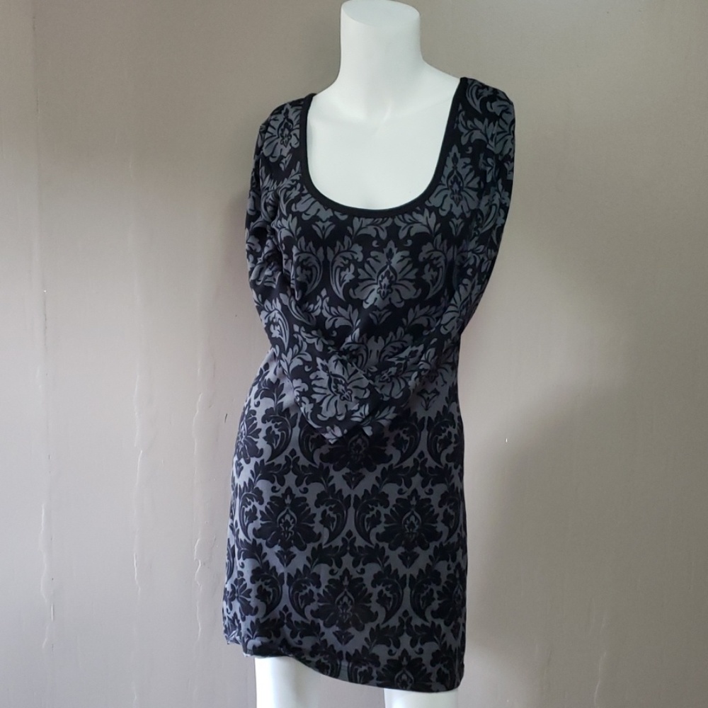 Im In Love With Derek Black Floral Design Dress M